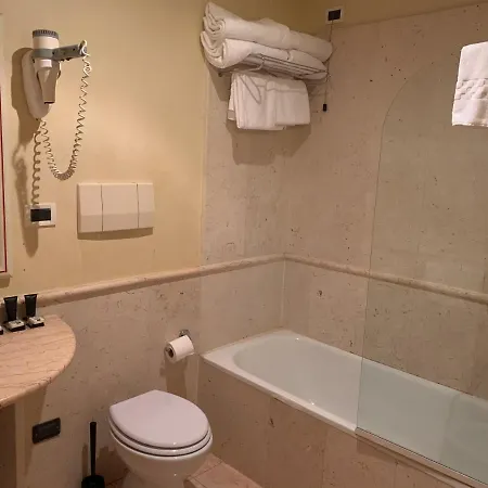 Hi15 Hotel 3*